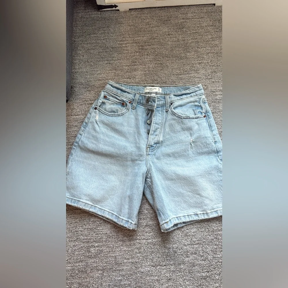 Abercrombie & Fitch Curve Love The” 7”Dad Short Hight Rise 27/4 light blue NWT - Picture 5 of 7